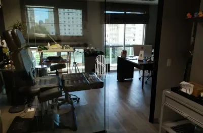 Conjunto comercial bem localizado de 46m², com 2 banheiros e 1 vaga, á venda na região de pinheiros.