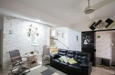 Casa com 3 quartos à venda na Rua Virgílio Saccato, --, Vila Constança, São Paulo