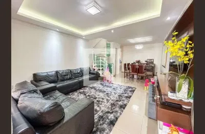 Casa com 3 quartos à venda na Rua Olissara, --, Jardim Marajoara, São Paulo