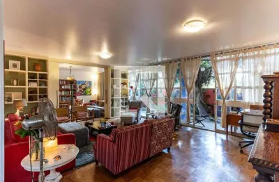 Casa com 4 quartos à venda na Rua José de Freitas Guimarães, --, Pacaembu, São Paulo