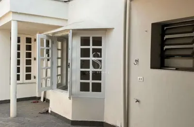 Brooklin - casa de 220m² com 3 dormitórios, 3 suites, closet, 2 vagas de garagem e 5 banheiros