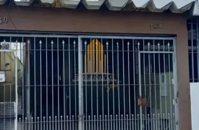 Pinheiros - casa assobradada de 56m² com 2 quartos, quintal, 1 banheiro e não possui vaga á venda