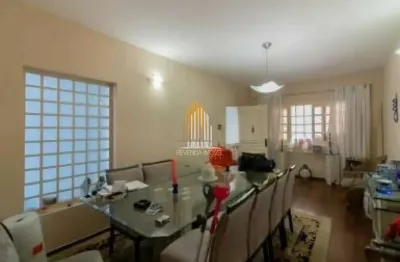 Planalto paulista - casa térrea com 320m² 3 dormitórios, 1 suíte e 2 vagas de garagem.