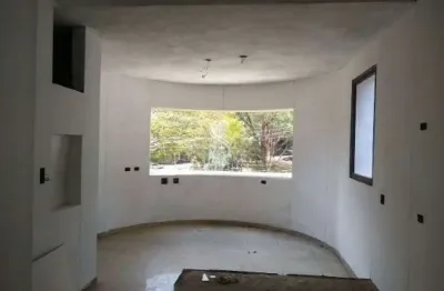 Sobrado residencial de 500m² possui 4 dormitórios,5 banheiros e 4 vagas á venda na região do morumbi