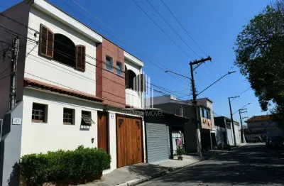 Casa de luxo à venda na Vila Carrão, São Paulo-SP: 4 quartos, 4 suítes, 2 salas, 6 banheiros, 3 vagas, 262m².