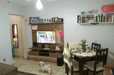 Casa térrea com 125,00m² com 2 dormitorios, 1 suíte, 1 sala, 2 banheiros, em jardim germãnia em sp.