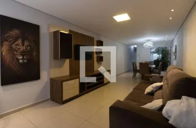 Casa com 3 quartos à venda na Rua Loureiro, --, Jardim Fernandes, São Paulo
