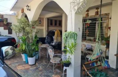 Ipiranga - Casa de 300m² com 6 dormitórios, 2 banheiros e 5 vagas