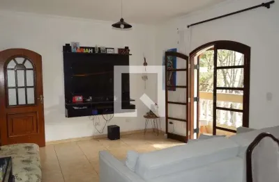 Casa com 3 quartos à venda na Rua Araras, --, Cambuci, São Paulo