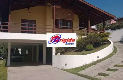 Linda Casa Assobradada, com 04 dor, lazer, 06 vagas, Parque das Artes!!