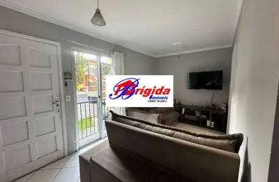 Excelente Casa Térrea em Cond. com 02 dor, Km 26 da Raposo Tavares!