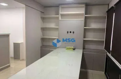 Sala Mobiliada Próximo ao Metrô Saúde, Pronta para Mudança Imediata