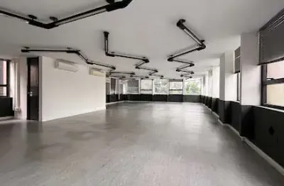 Vende ou aluga, amplo conjunto 286m² 4divisórias paleta de cores atuais próximo Shop Vila Olímpia