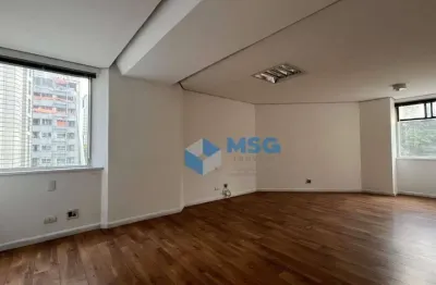 Espaçoso conjunto 204m² 6divisórias 3banheiros 4vagas na Berrini