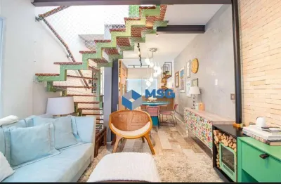 Sobrado com 2 suítes, edícula e 2 vagas de garagem no Brooklin Novo