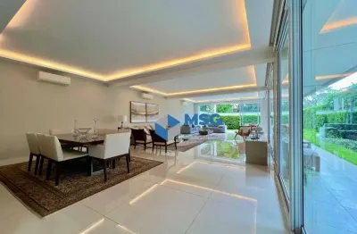 Casa Alto Padrão à Venda: 400 m² | Próximo ao Metrô Moema e Parque Ibirapuera