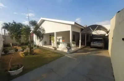 Imóvel com 2 quartos a 2 min do centro Castelândia Primavera do Leste.