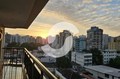 Excelente apartamento de dois quartos, localizado no coração da cidade.