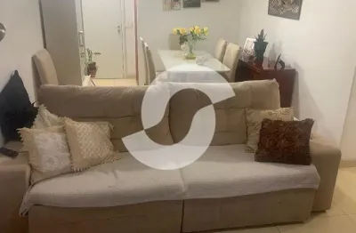 Apartamento Reformado 2 Quartos - Portaria 24h - Excelente Localização