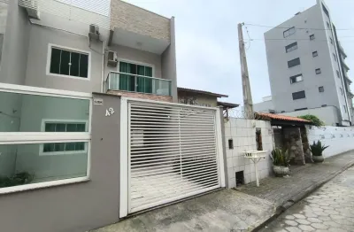 Oportunidade de Sobrado próximo ao mar na praia de Navegantes(SC)