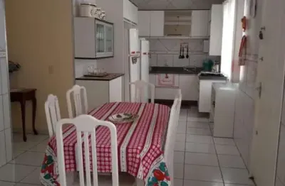Casa para temporada em florianópolis, são joão do rio vermelho, 2 dormitórios, 1 banheiro, 2 vagas