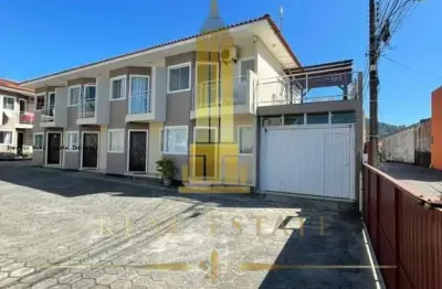 Sobrado para Venda em Florianópolis, Ingleses do Rio Vermelho, 2 dormitórios, 1 banheiro, 2 vagas