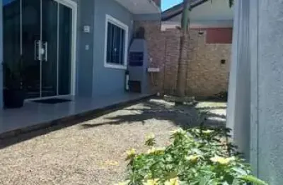 Casa para temporada em florianópolis, são joão do rio vermelho, 2 dormitórios, 1 suíte, 2 banheiros, 1 vaga