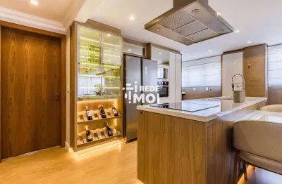 Apartamento com 3 quartos e 167m² à venda em Mont Serrat, Porto Alegre.