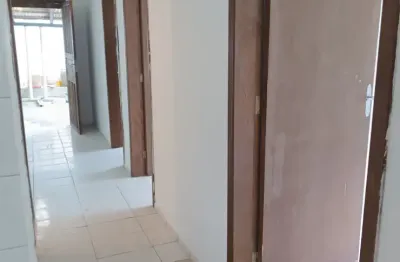 Casa de 3 quartos para alugar na Rua José de Lima no Tingui em Curitiba