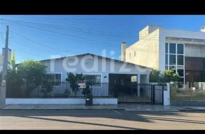 Casa com 3 quartos à venda no Centro, Campos Novos 