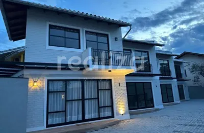 Casa em condomínio fechado com 2 quartos à venda no Armação, Penha 