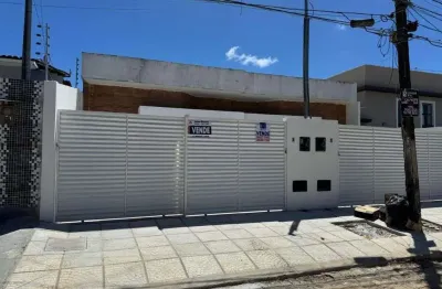 Casa ampla com piscina e área gourmet em um dos bairros que mais cresce em joão pessoa!