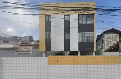 Apartamento térreo com quintal no Jardim São Paulo, 3 quartos, área externa com churrasqueira e localização estratégica.