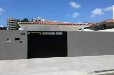 Casa com 270m² nos Bancários, 3 quartos, piscina e 2 vagas. Localização estratégica no Jardim Cidade Universitária.