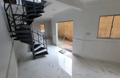 EXCLUSIVE IMOB ALUGA - Casa Duplex em Vila Familiar com 3 suites