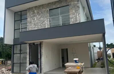 Viva o alto padrão no Cond. Porto Marina! CasaDuplex com  4 quartos, sendo 3 suítes