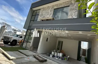 Vendo excelente casa ampla com 4 quartos sendo 3 suites no cond. Quartzo verde