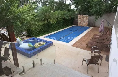 Casa com fundo para mata - Residencial Tamboré 11 - Venda porteira fechada.