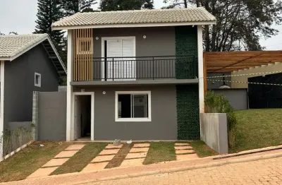 Casas 2 e 3 dormitirios com duas vagas ,facil  acesso jockei club sp .