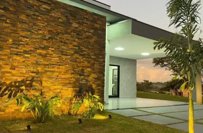 Imóvel térreo moderno em condomínio fechado às margens da Represa.