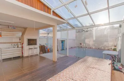 Casa à venda com 3 quartos, 2 banheiros e 2 vagas de garagem – Jardim Satélite, São José dos Campos/SP