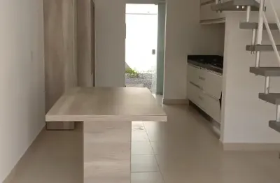 Sobrado com 80 m2, 2 quartos, semi moniliado e com quintal no Rio Pequeno em Camboriu