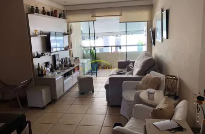 Amplo apartamento de 4 quartos, transformado em 3 quartos mais gabinete, varanda e dependência na p
