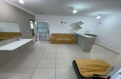 Casa com 1 quarto para alugar no Parque Bristol, São Paulo 