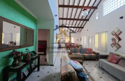 Recanto Verde Mar: Casa com Piscina em Localização Privilegiada, perto da Praia!