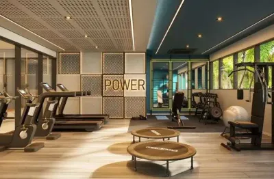 Perto de tudo e a 50m do calçadão com 2 quartos pé na areia: pra morar e viver com qualidade de vida