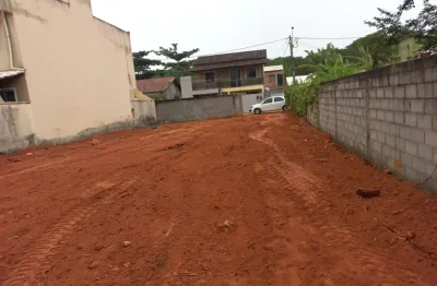 Terreno de 360 metros quadrados, limpo, plano e pronto para construir.