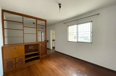 Apartamento confortável e espaçoso, 2 dormitórios grandes e 1 ótima vaga livre, 57 m² - água rasa -