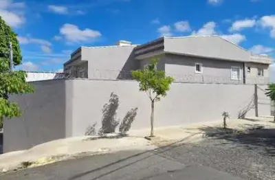 Sobrado novo à venda, 2 dormitórios, 2 banheiros, 3 vagas , quintal lateral, acesso para cozinha -