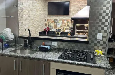 Lindo sobrado à venda, porteira fechada, tudo bem conservado, excelente condomínio com segurança,